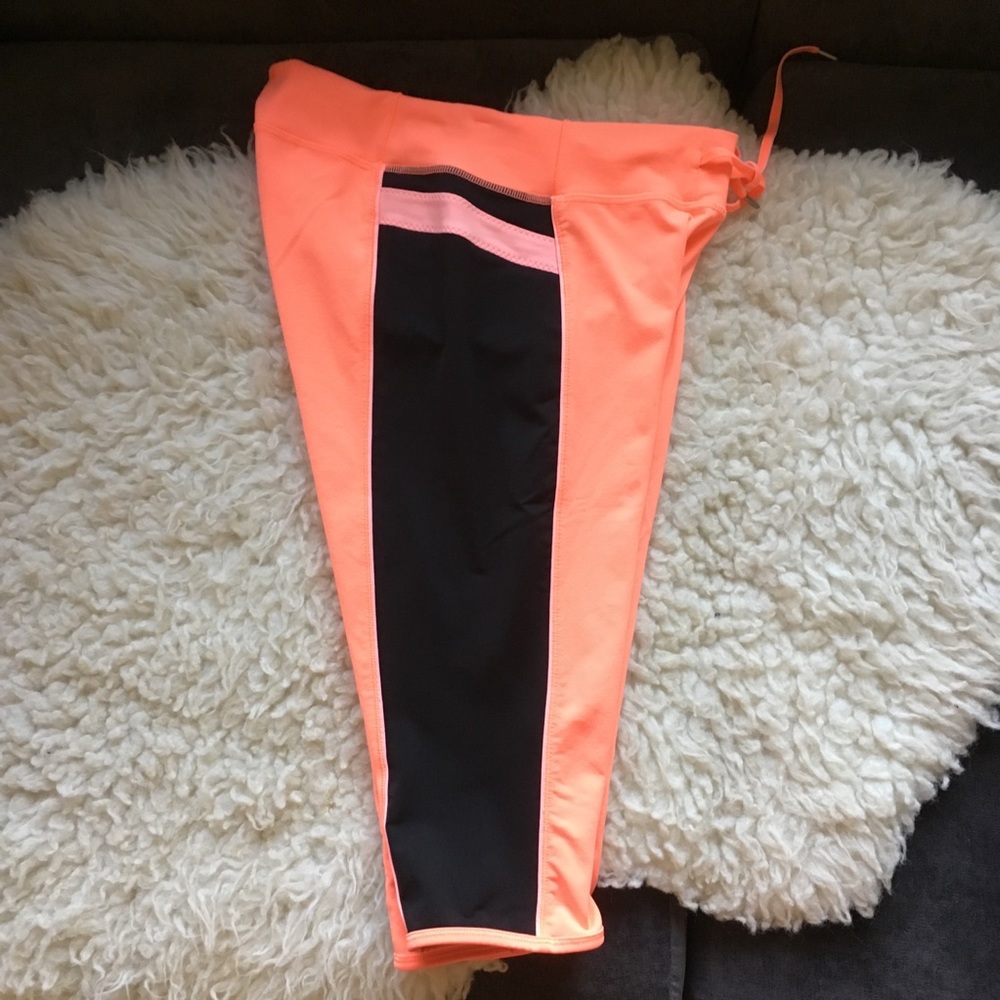 LULULEMON neon orange heat it up crop - Picture 6 of 7